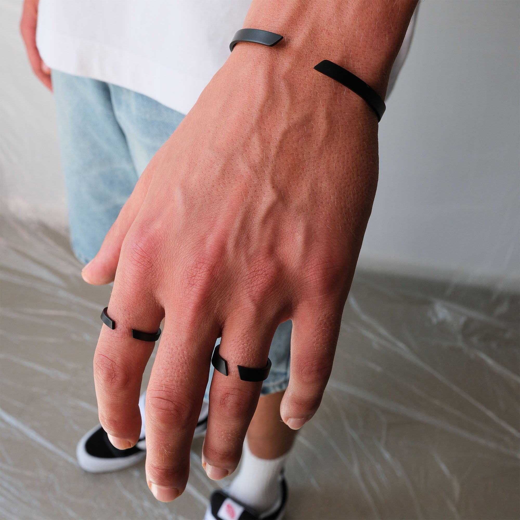 K12 - Black Adjustable Ring - 5MM